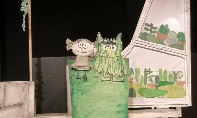 Els alumnes de P3 i P4 anem al teatre